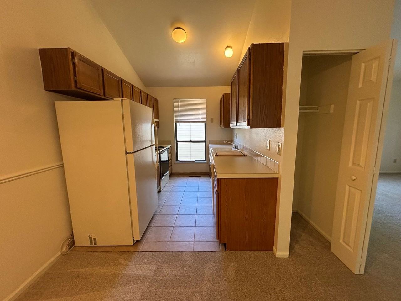 1047 Mirrormere Cir - Photo 7 of 24