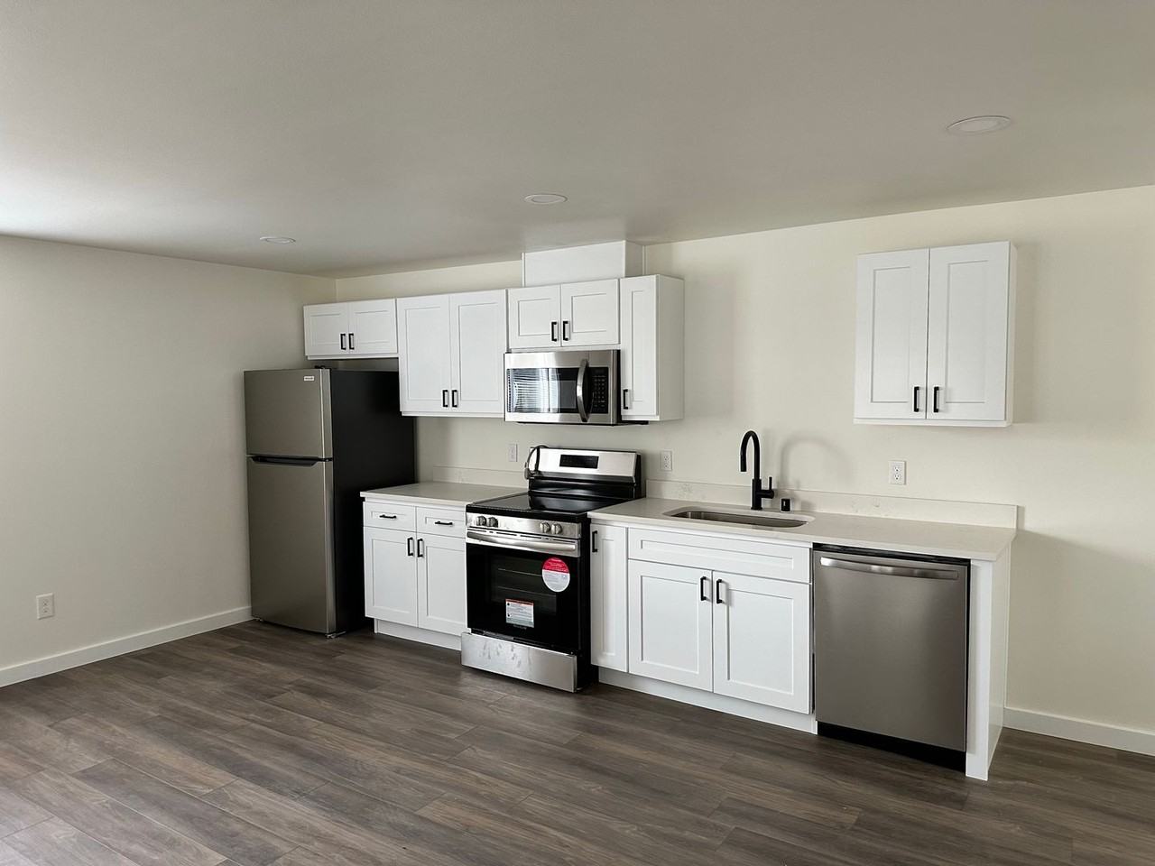2526B S Sheridan Ave - Photo 5 of 16