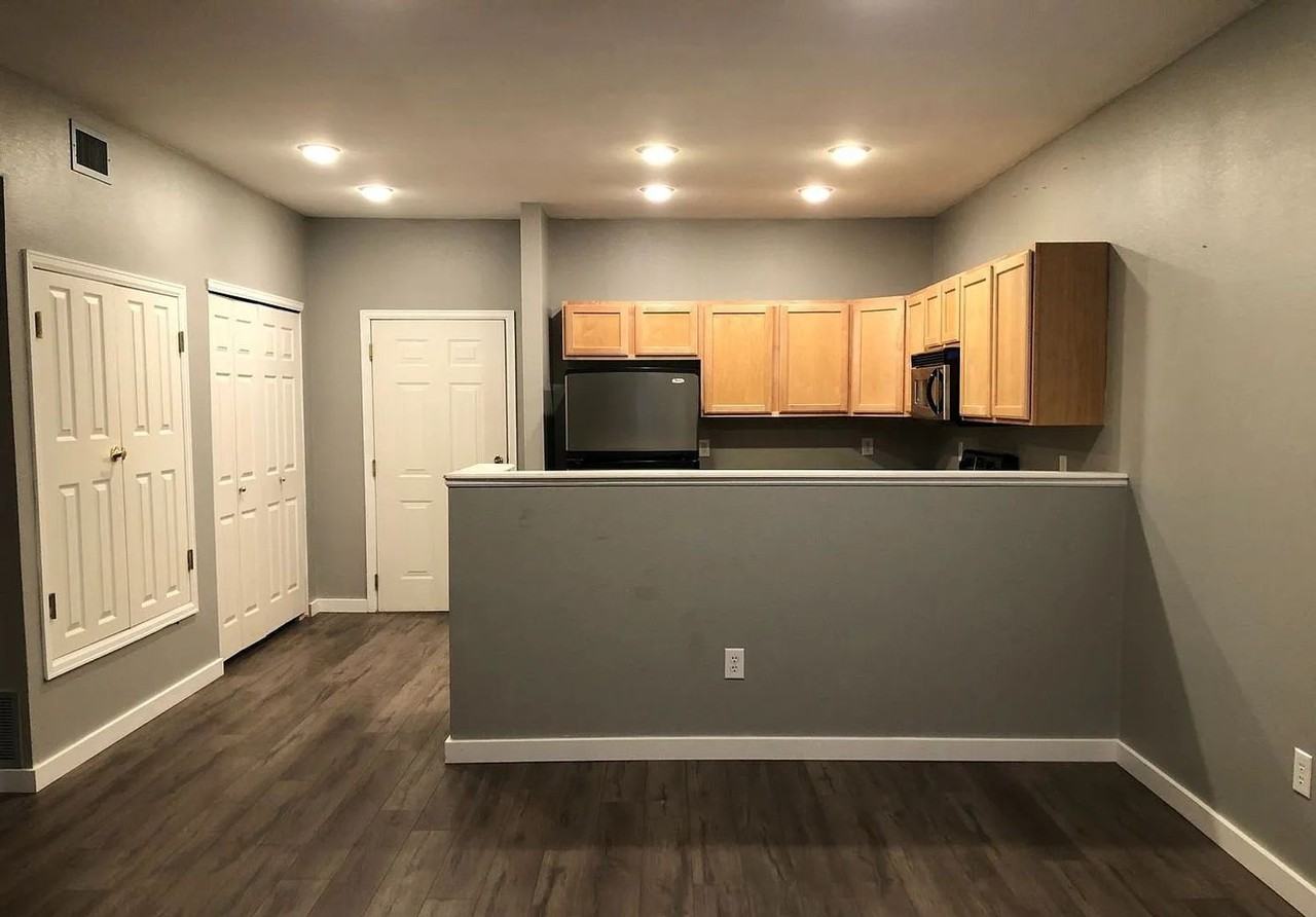 1002 Lucca Dr - Photo 4 of 15