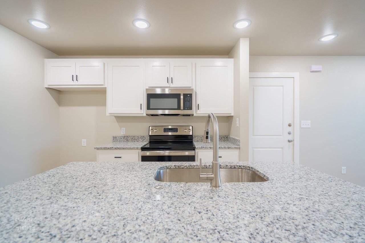6120 Princess Ln - Photo 6 of 18