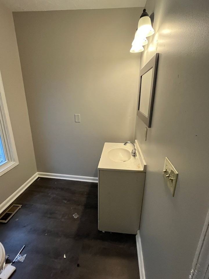 7728 Elton Ave - Photo 2 of 39