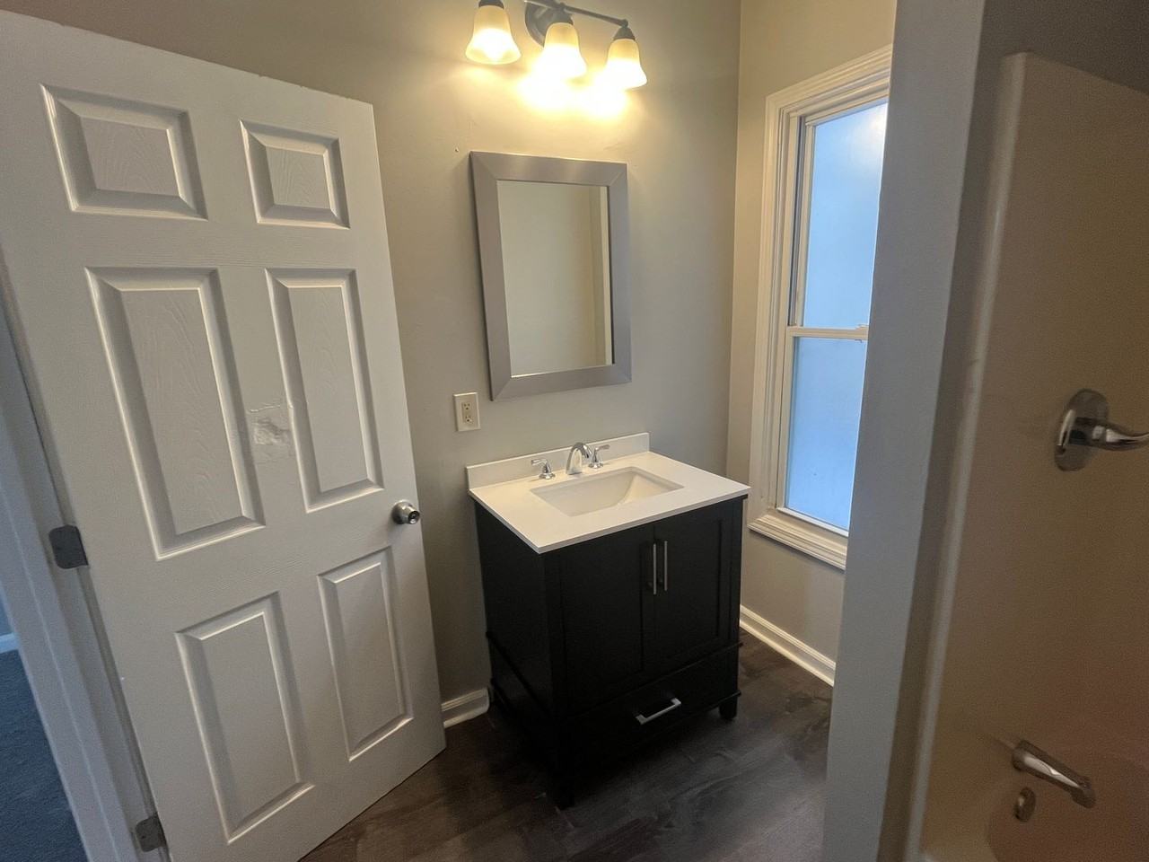 7728 Elton Ave - Photo 5 of 39