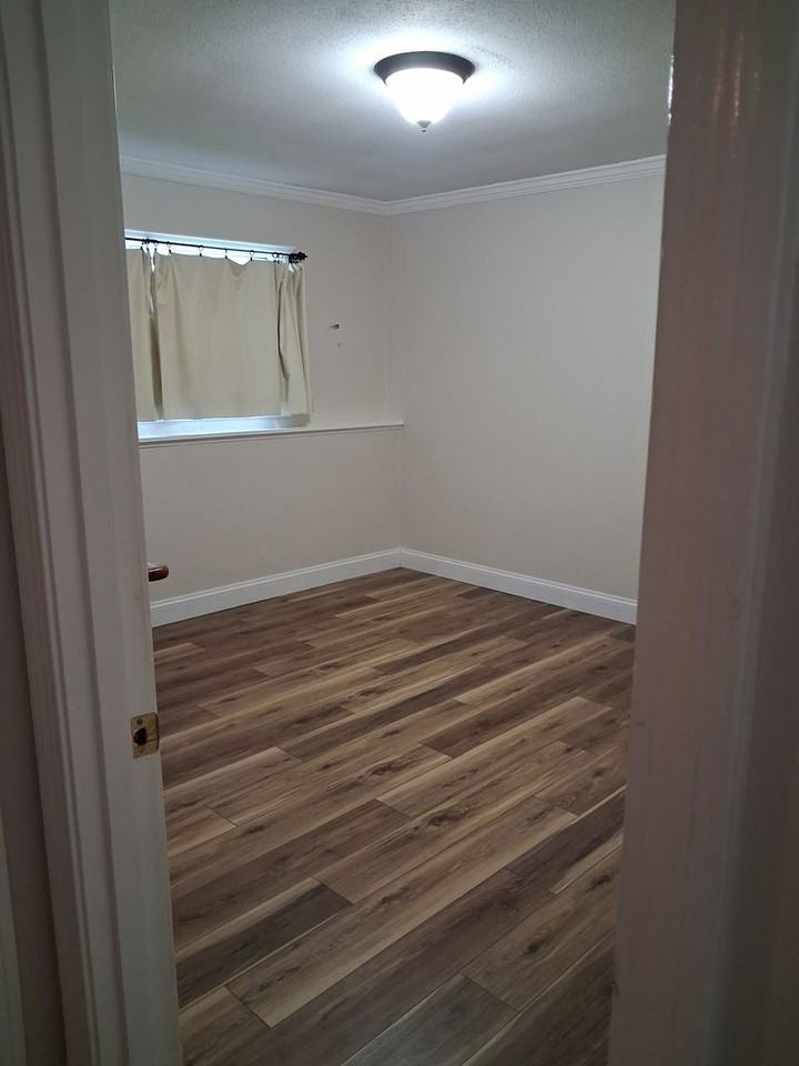 74 Barrett St - Photo 3 of 5