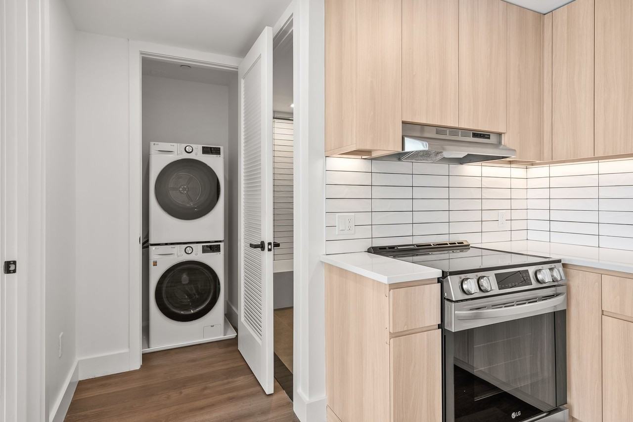 2339 Nostrand - Photo 5 of 11