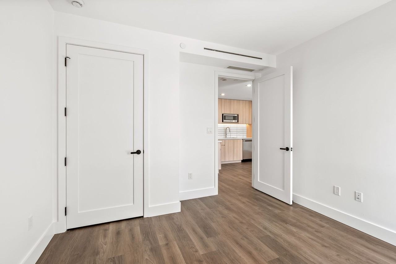 2339 Nostrand - Photo 7 of 11