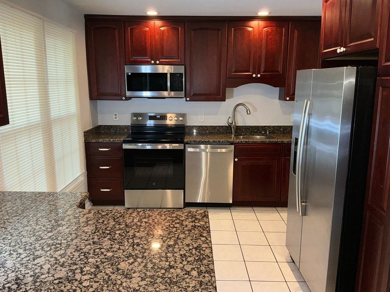 14216 Catamount Ct - Photo 2 of 33