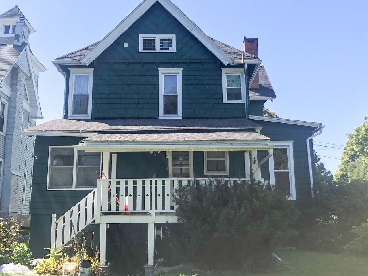 82 Chestnut St - Photo 3 of 5