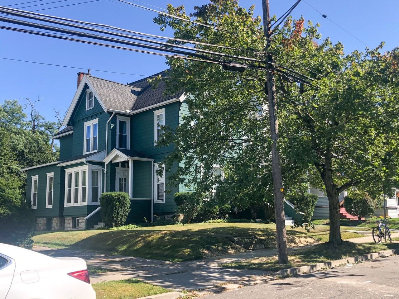 82 Chestnut St - Photo 4 of 5