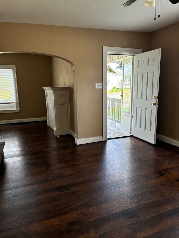 1703 Oakdale Ave - Photo 7 of 33