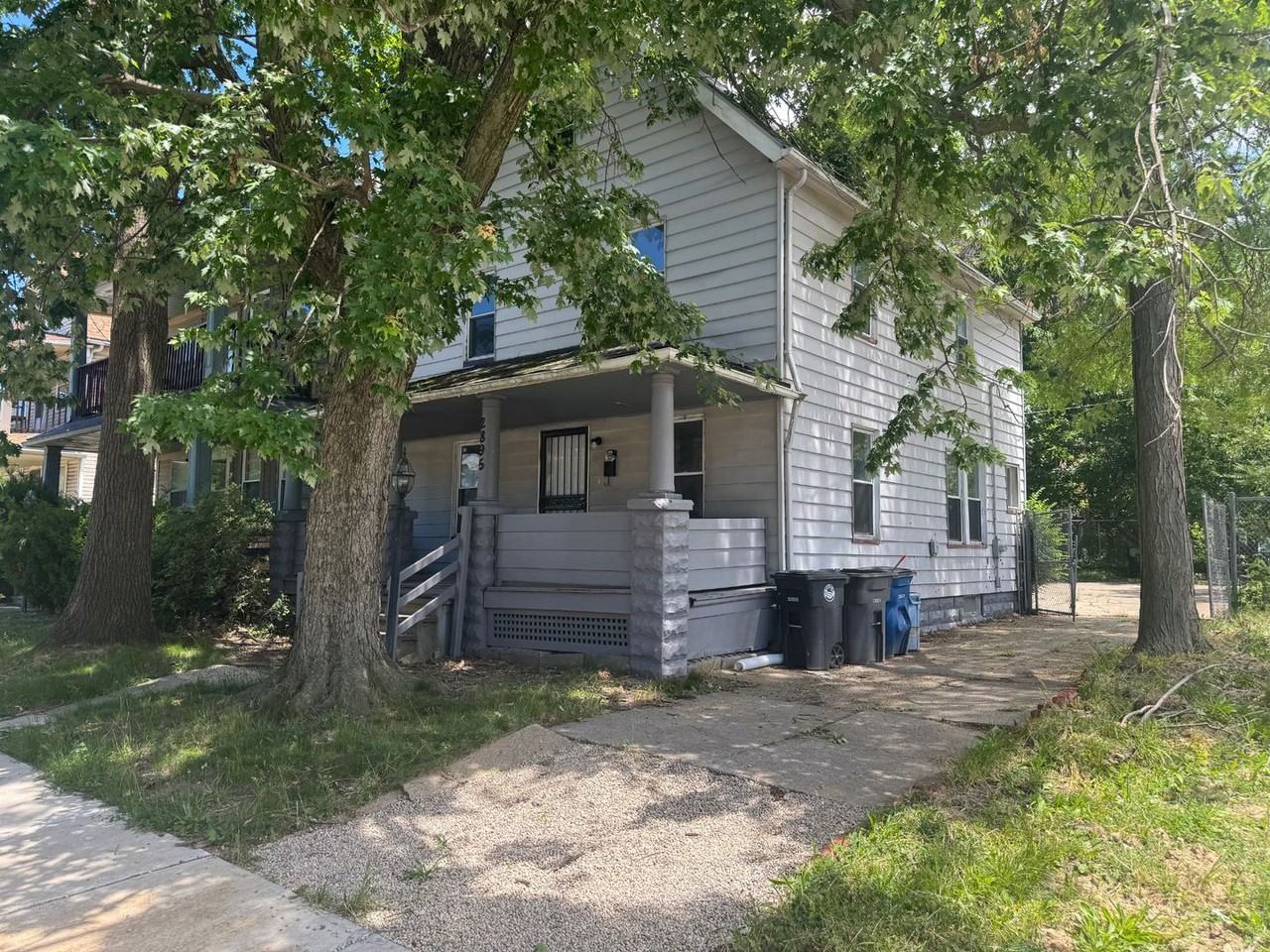 2895 E 118th St - Photo 2 of 37