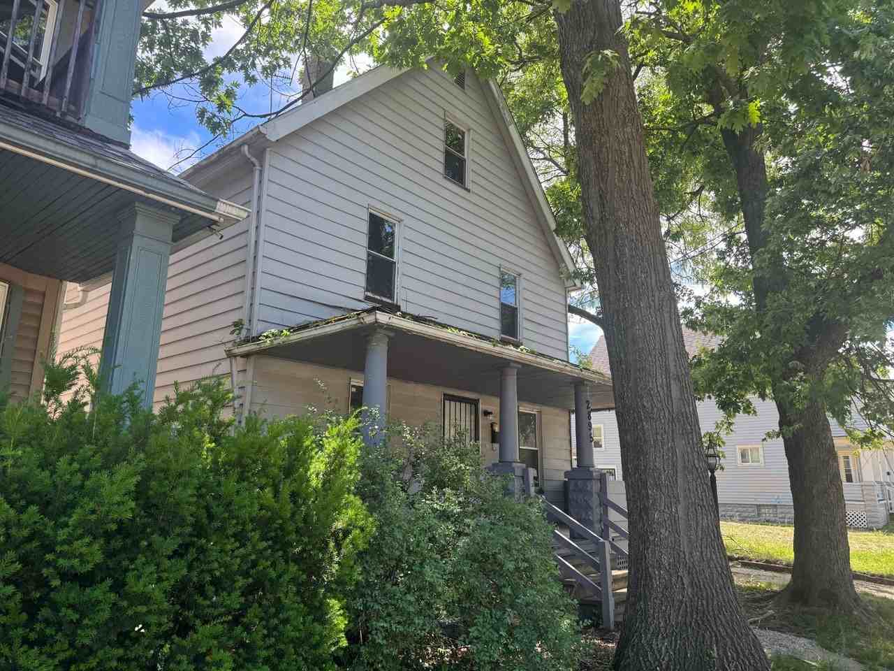 2895 E 118th St - Photo 3 of 37