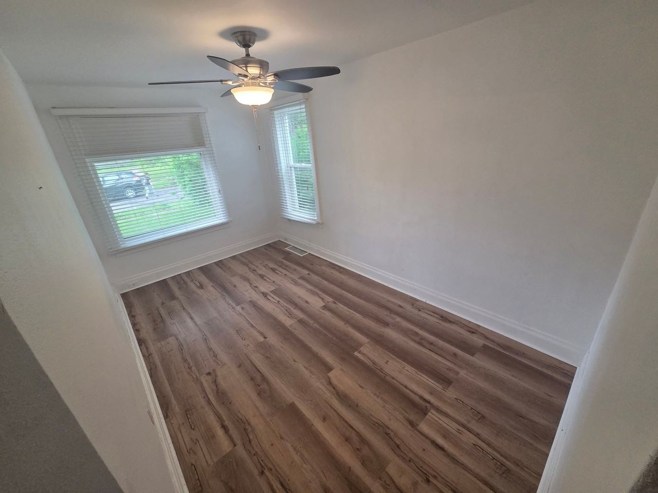 606 N 60th Ave W - Photo 6 of 10