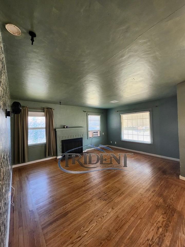 1117 Divver St - Photo 2 of 21