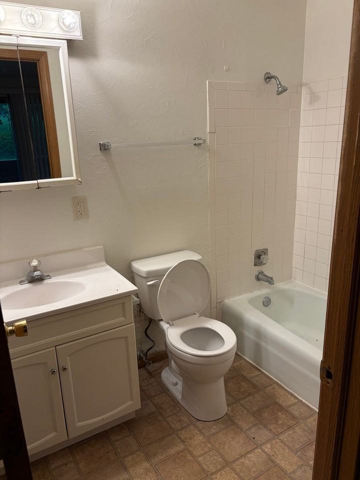 Nature Valley Apts LLC - Photo 5 of 7