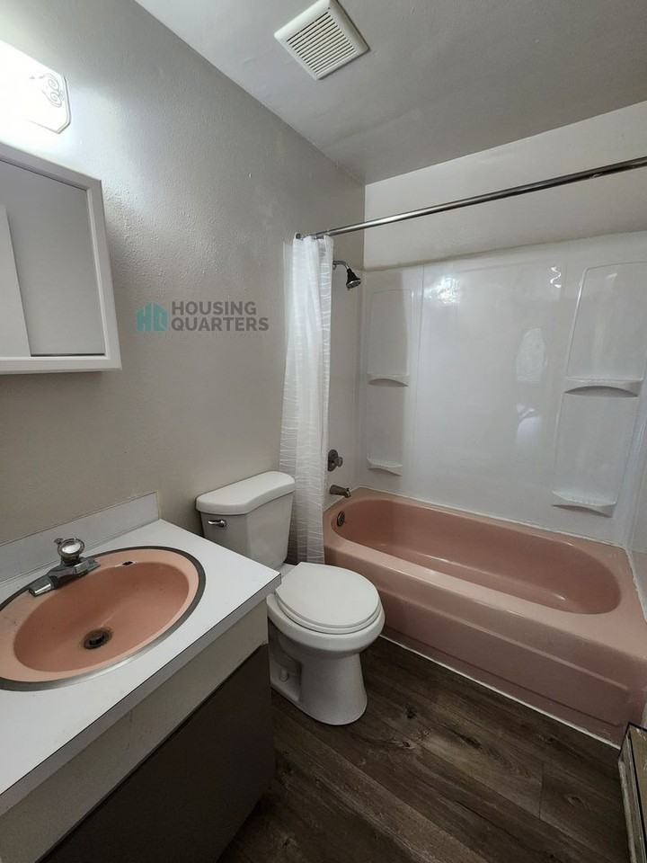 1810 N Addison St - Photo 6 of 21