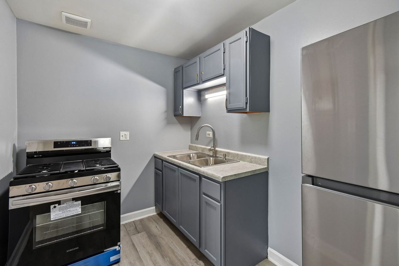 1830 S Karlov Ave - Photo 2 of 5