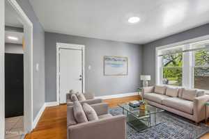 featured image of 4660 W Maypole Ave