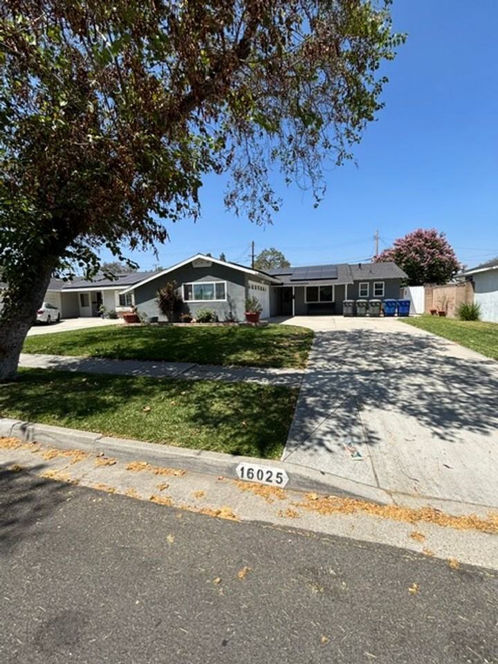 16025 Pescados Dr - Photo 2 of 19