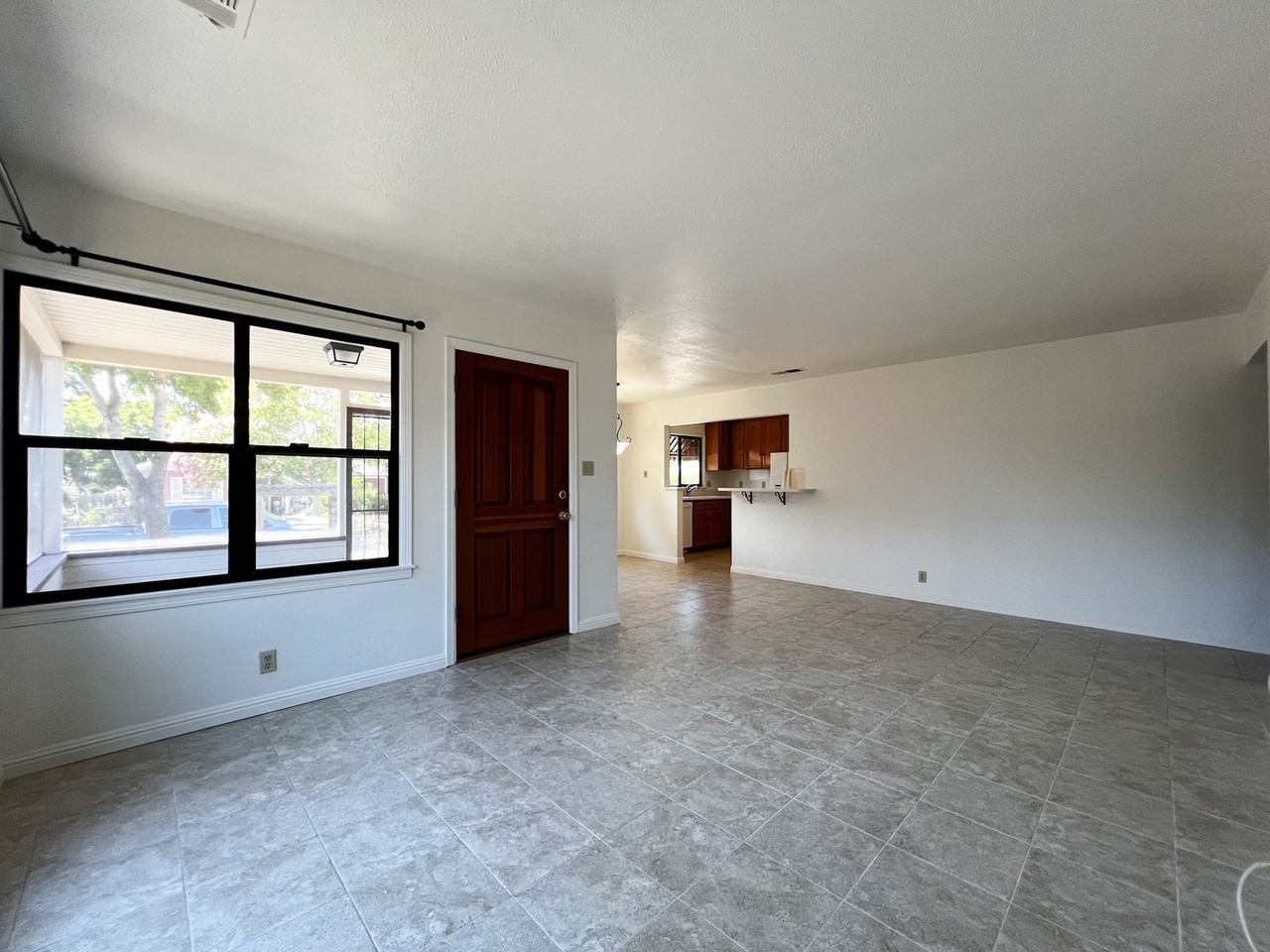 10 Linnell Ave - Photo 7 of 35