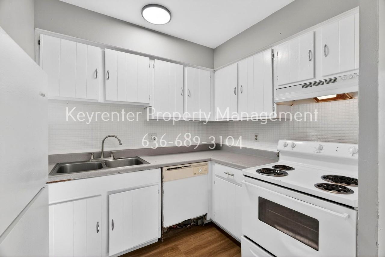 3313 Droste Rd - Photo 4 of 25