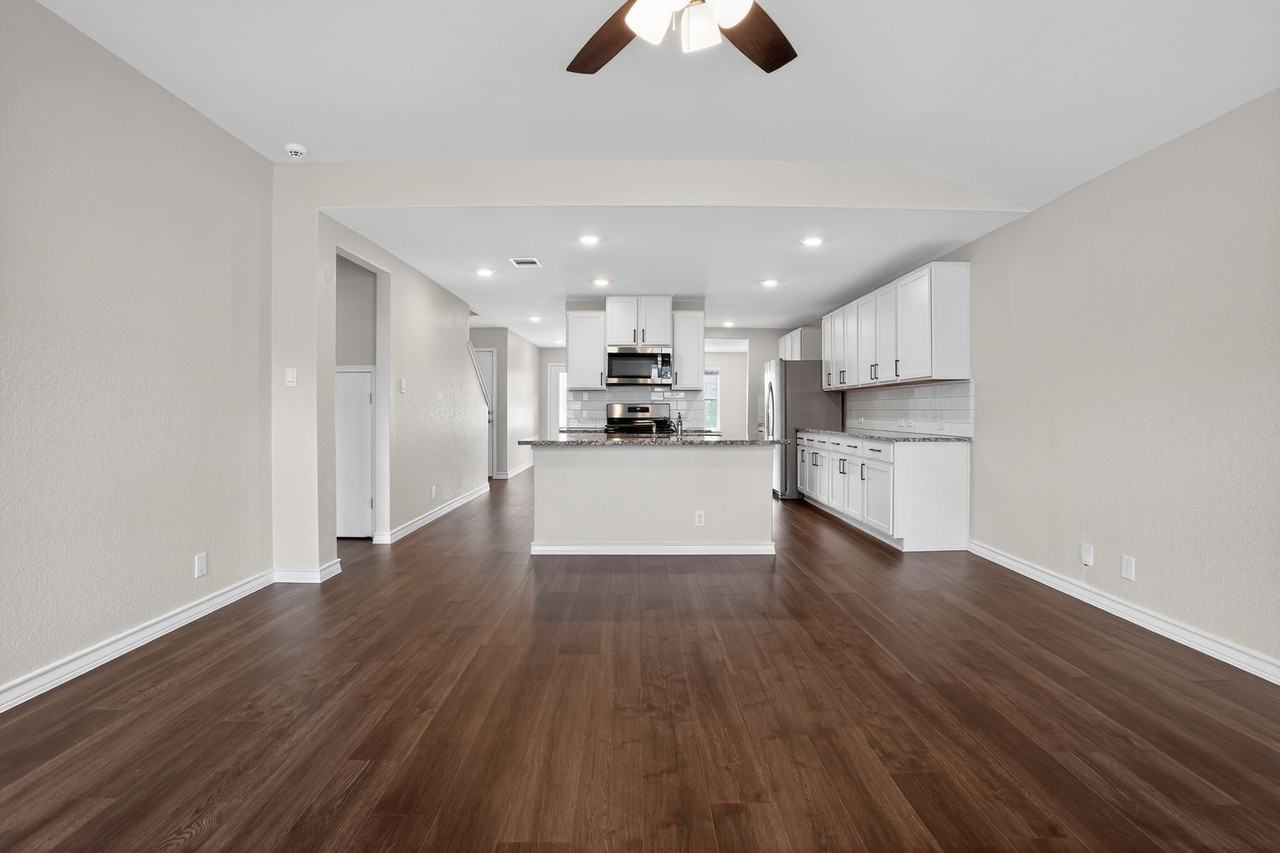 611 Overlook Rdg - Photo 6 of 25