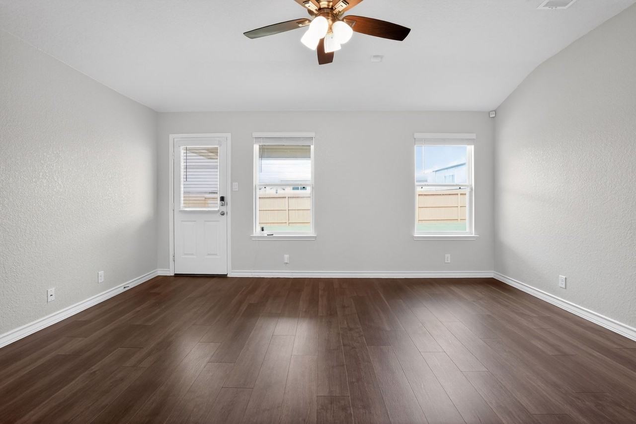 611 Overlook Rdg - Photo 7 of 25
