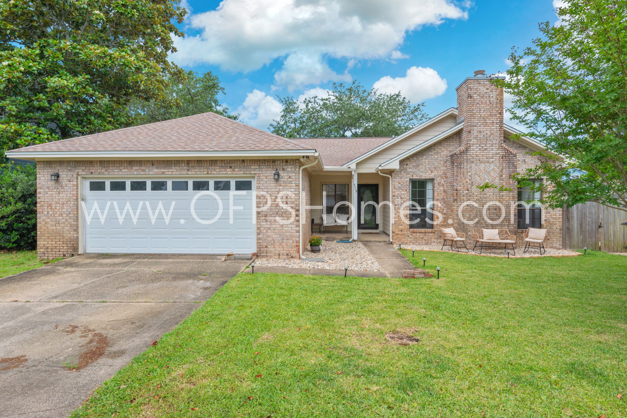 319 Sailfish Cir - Photo 2 of 35
