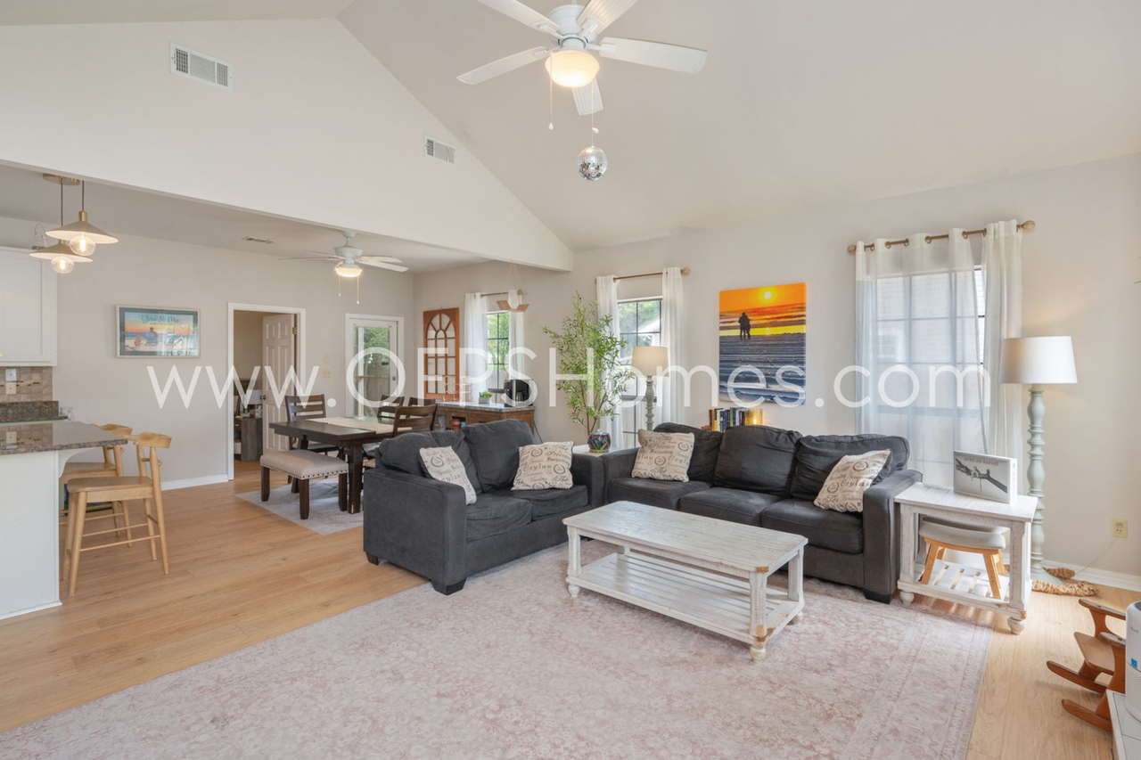 319 Sailfish Cir - Photo 7 of 35