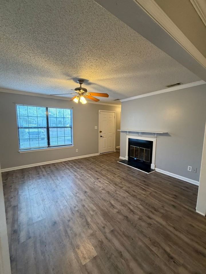 98 Hidden Lake Ct - Photo 2 of 20