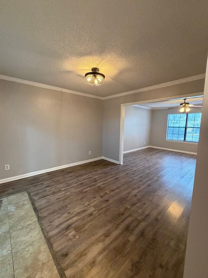 98 Hidden Lake Ct - Photo 3 of 20
