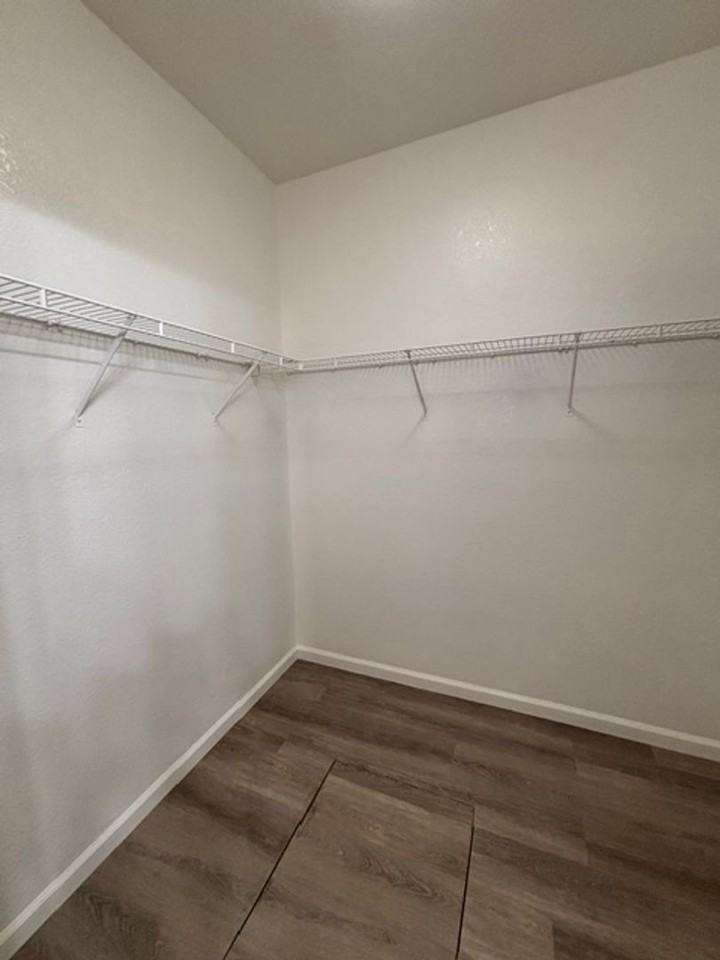 1024 Westcreek Ln - Photo 5 of 9