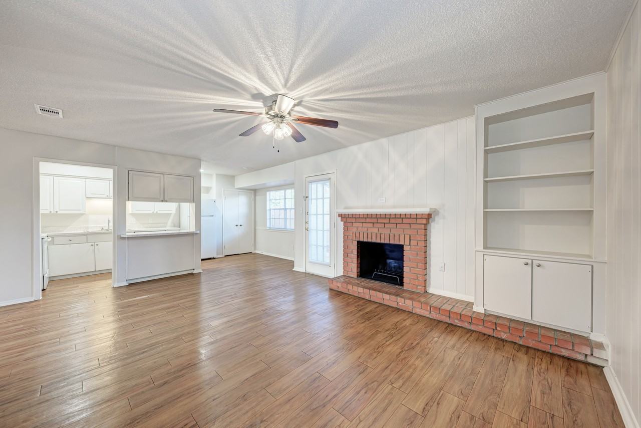Towne Oaks - Photo 2 of 18