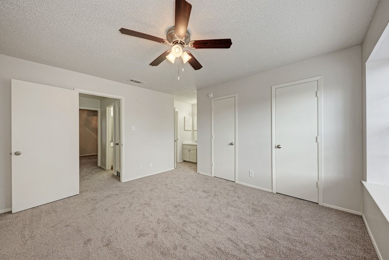 Towne Oaks - Photo 5 of 18