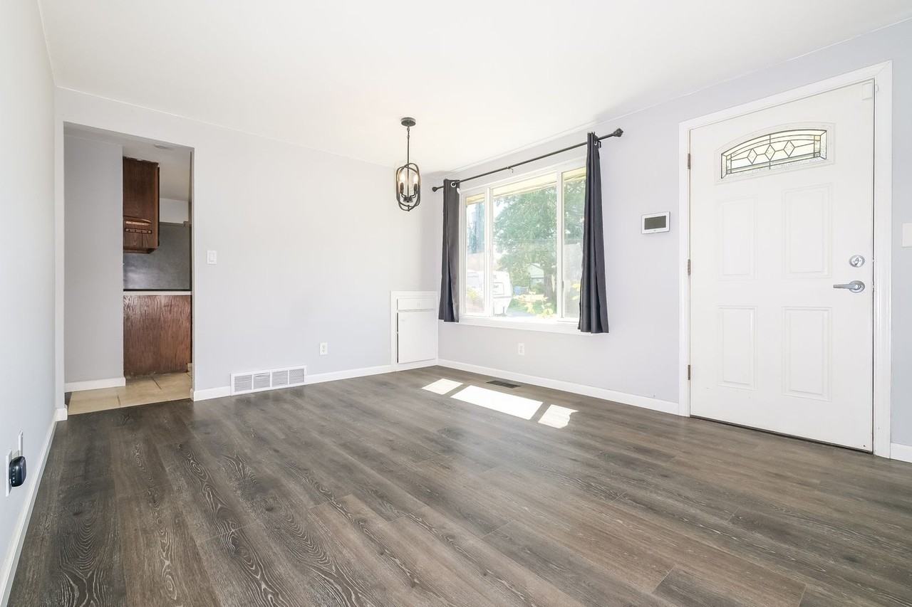 14630 3rd Ave Sw - Photo 7 of 27