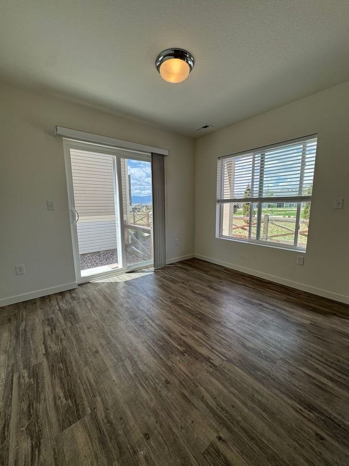 5836 Thurless Ln - Photo 3 of 31