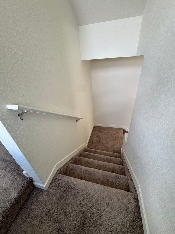 5836 Thurless Ln - Photo 5 of 31