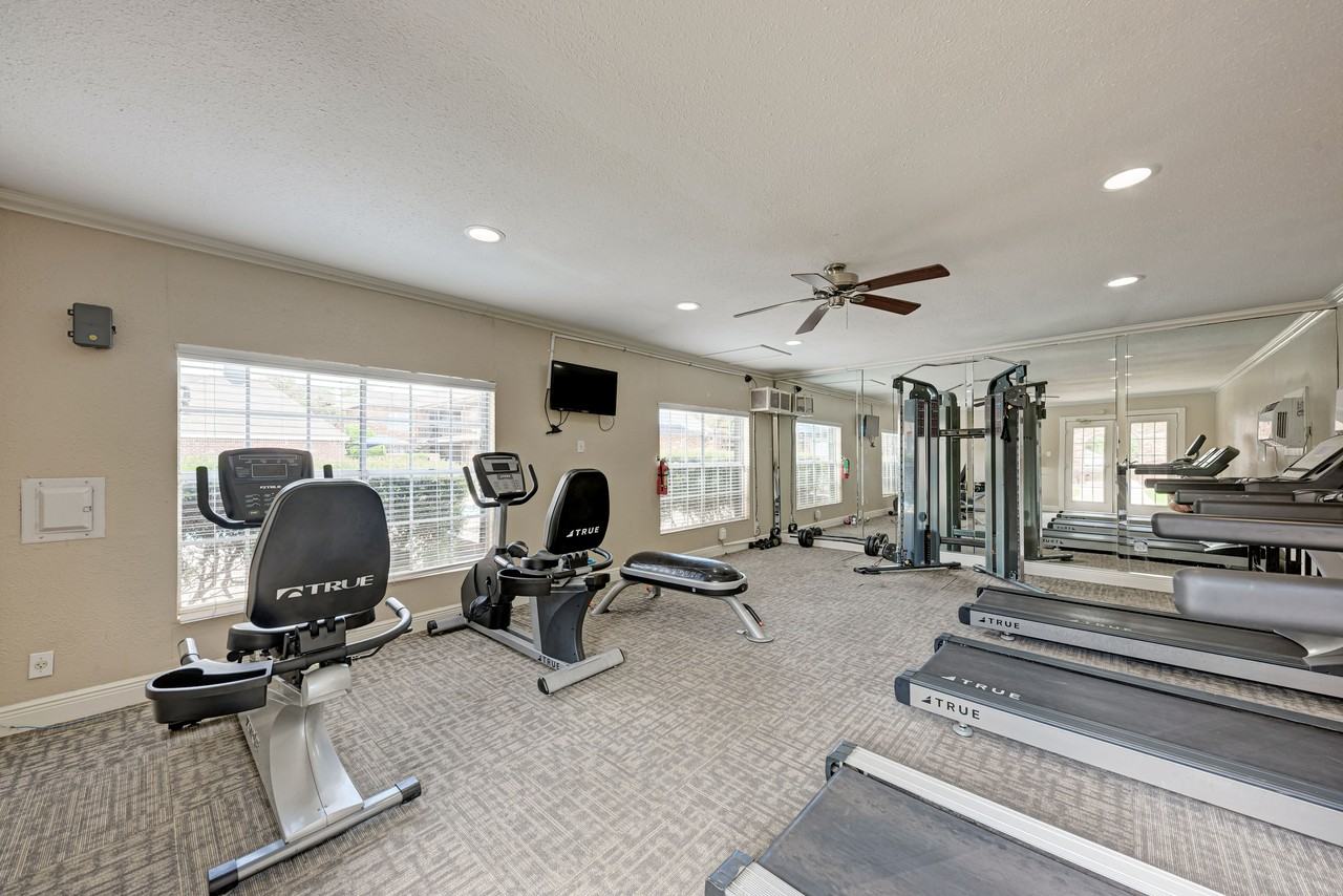 Towne Oaks II - Photo 6 of 12