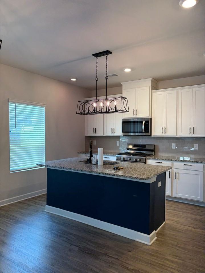 669 Grays Creek Rd - Photo 5 of 37