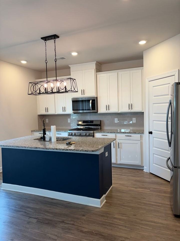 669 Grays Creek Rd - Photo 6 of 37