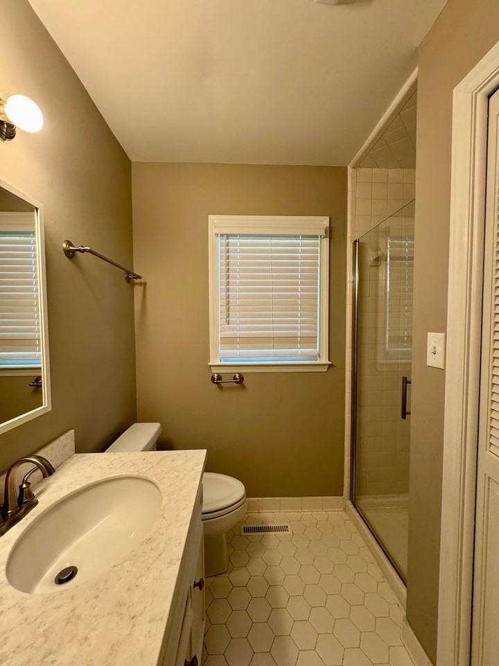 318 Mccauley St - Photo 7 of 12