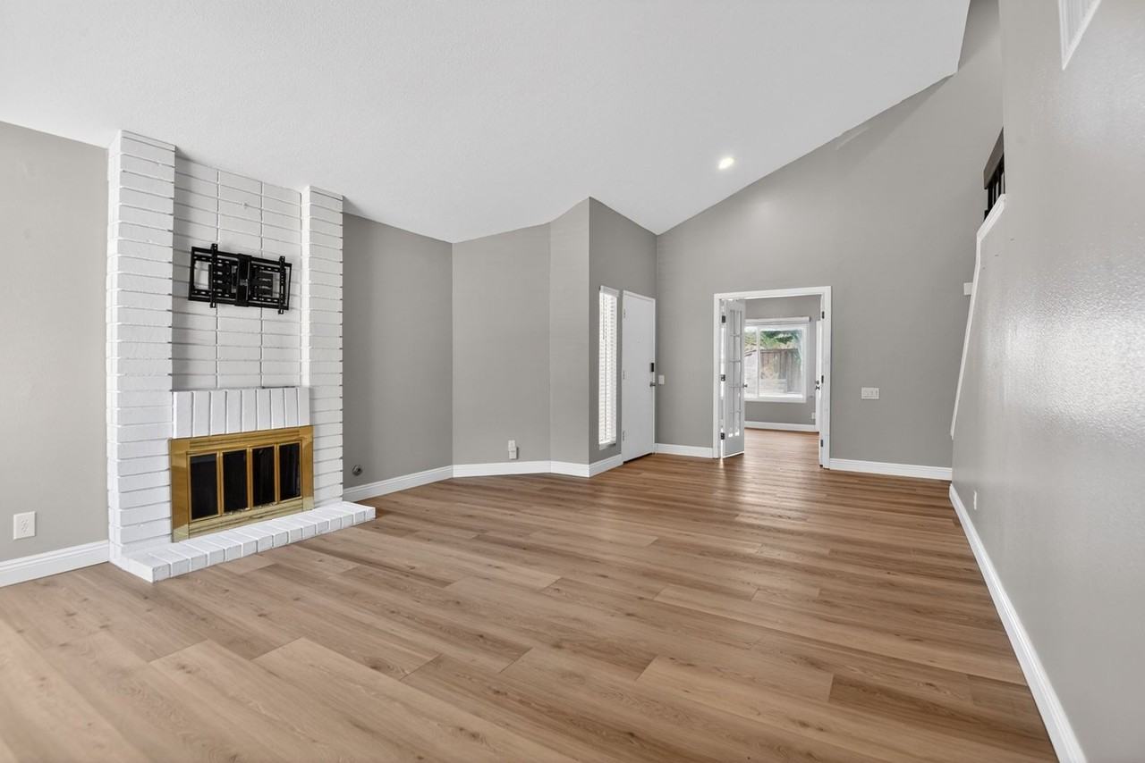2173 Arbor Cir - Photo 2 of 50
