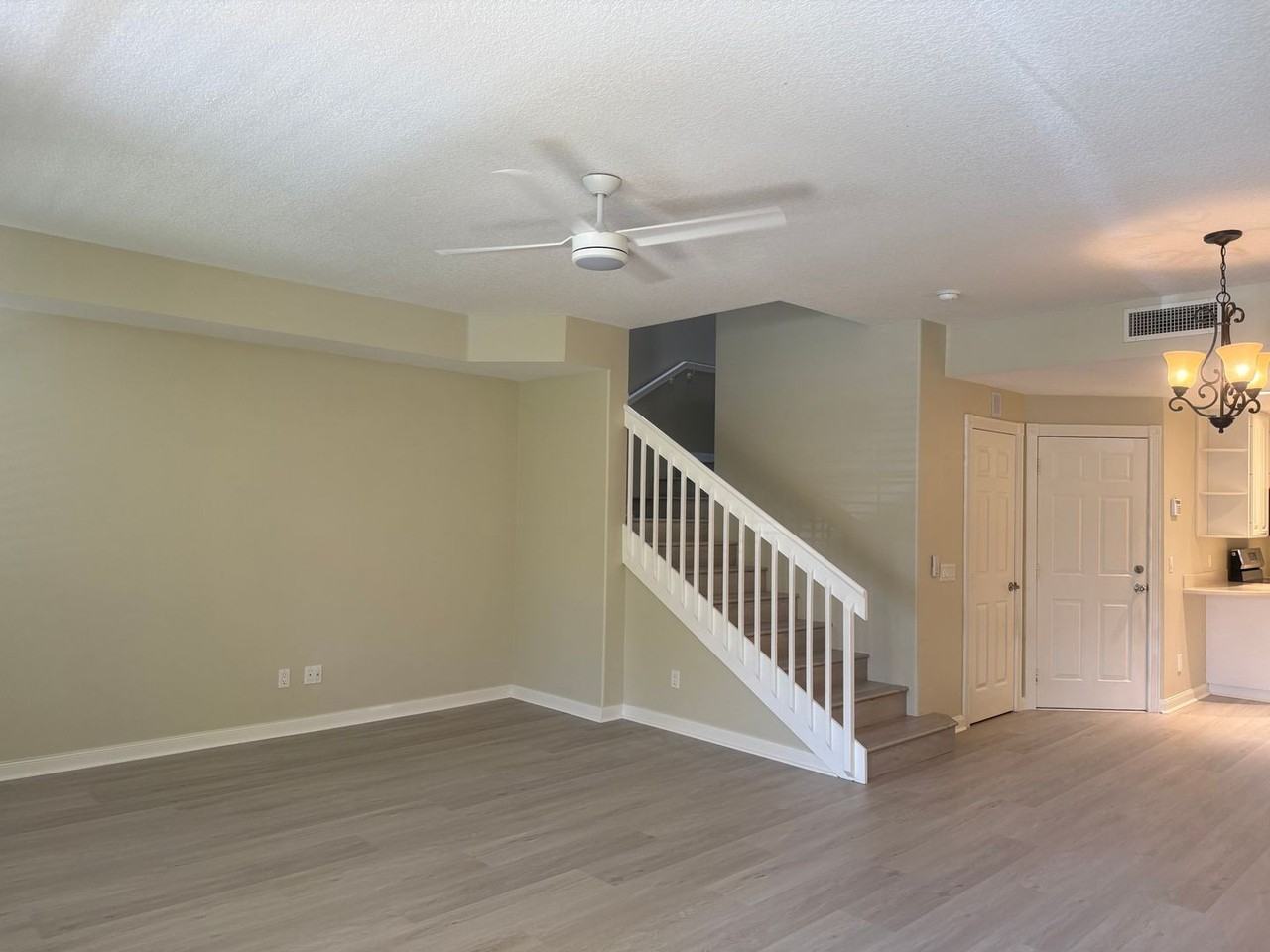 1603 Napoli Dr W - Photo 5 of 49