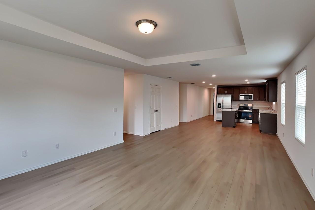 1017 Valerian Dr - Photo 2 of 17
