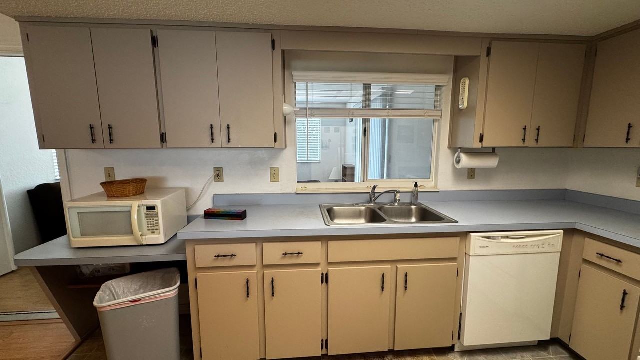 11410 Sw 85th Ct - Photo 5 of 23