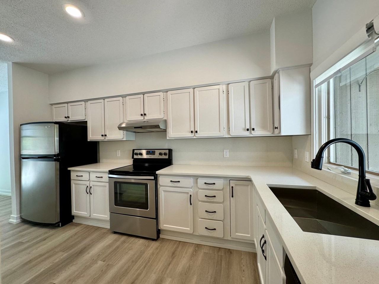7 Dartford Ct - Photo 3 of 13