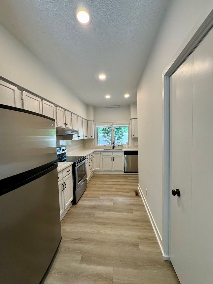 7 Dartford Ct - Photo 4 of 13