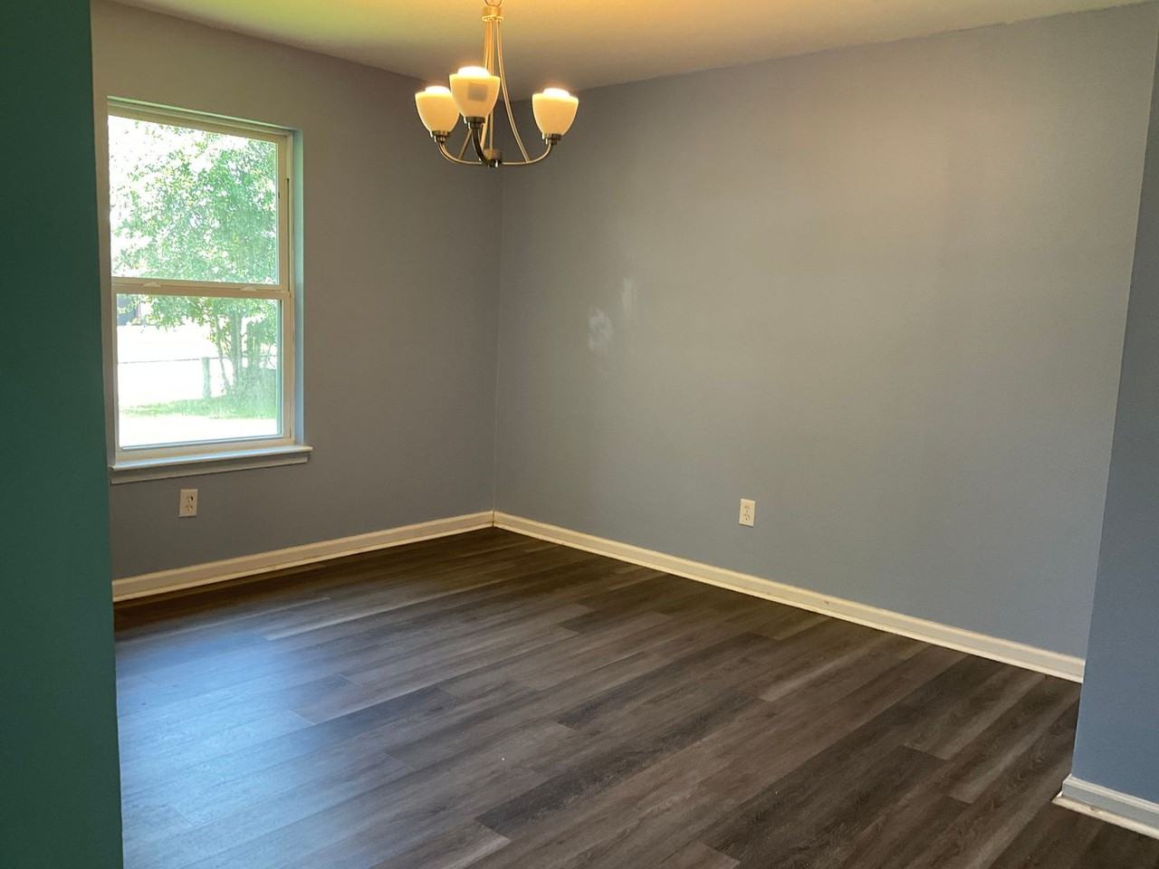 303 S Willow Ln - Photo 3 of 12