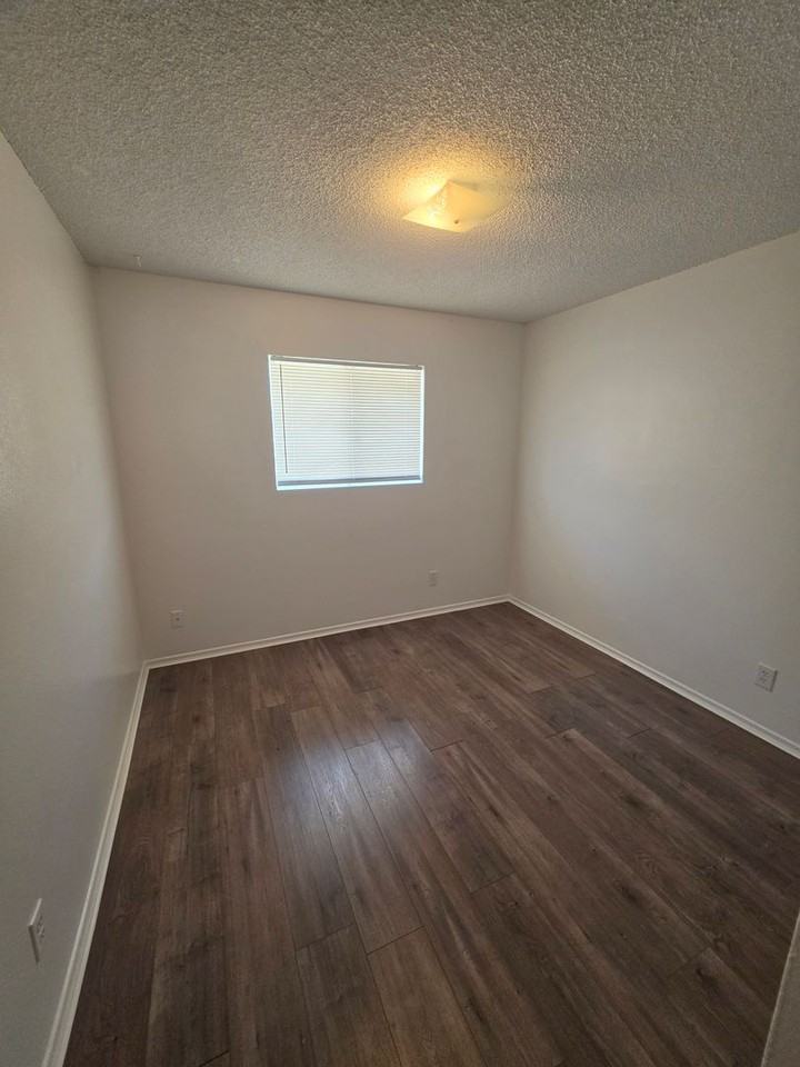1160 Jasper Ave - Photo 6 of 14