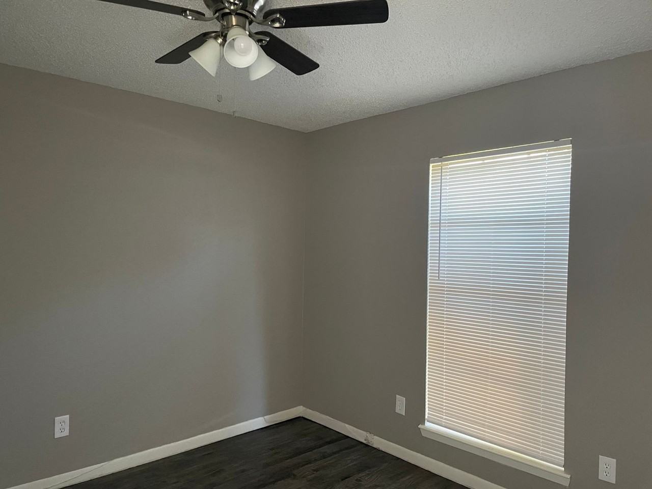 102 Cherie Ln - Photo 4 of 8