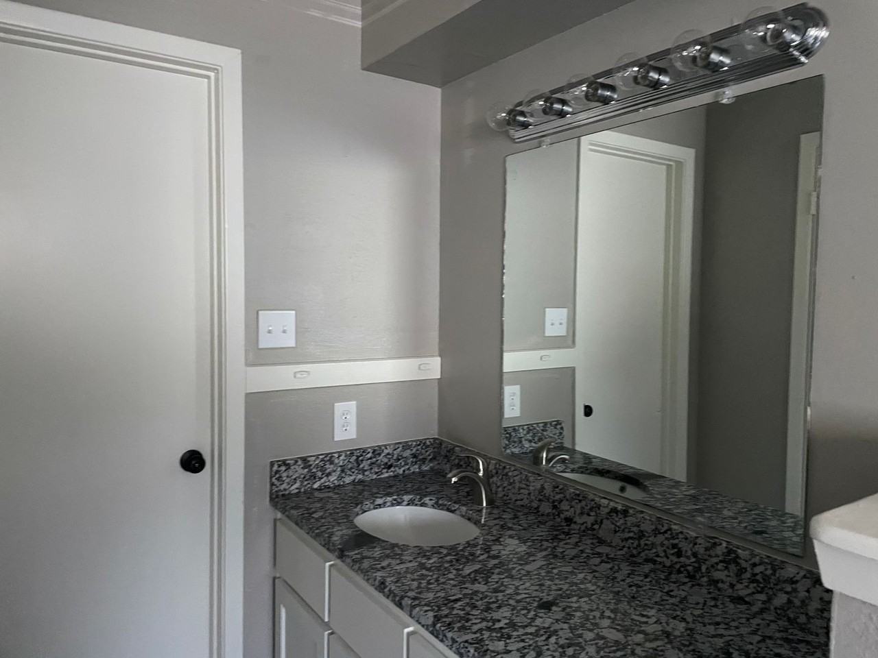 102 Cherie Ln - Photo 5 of 8